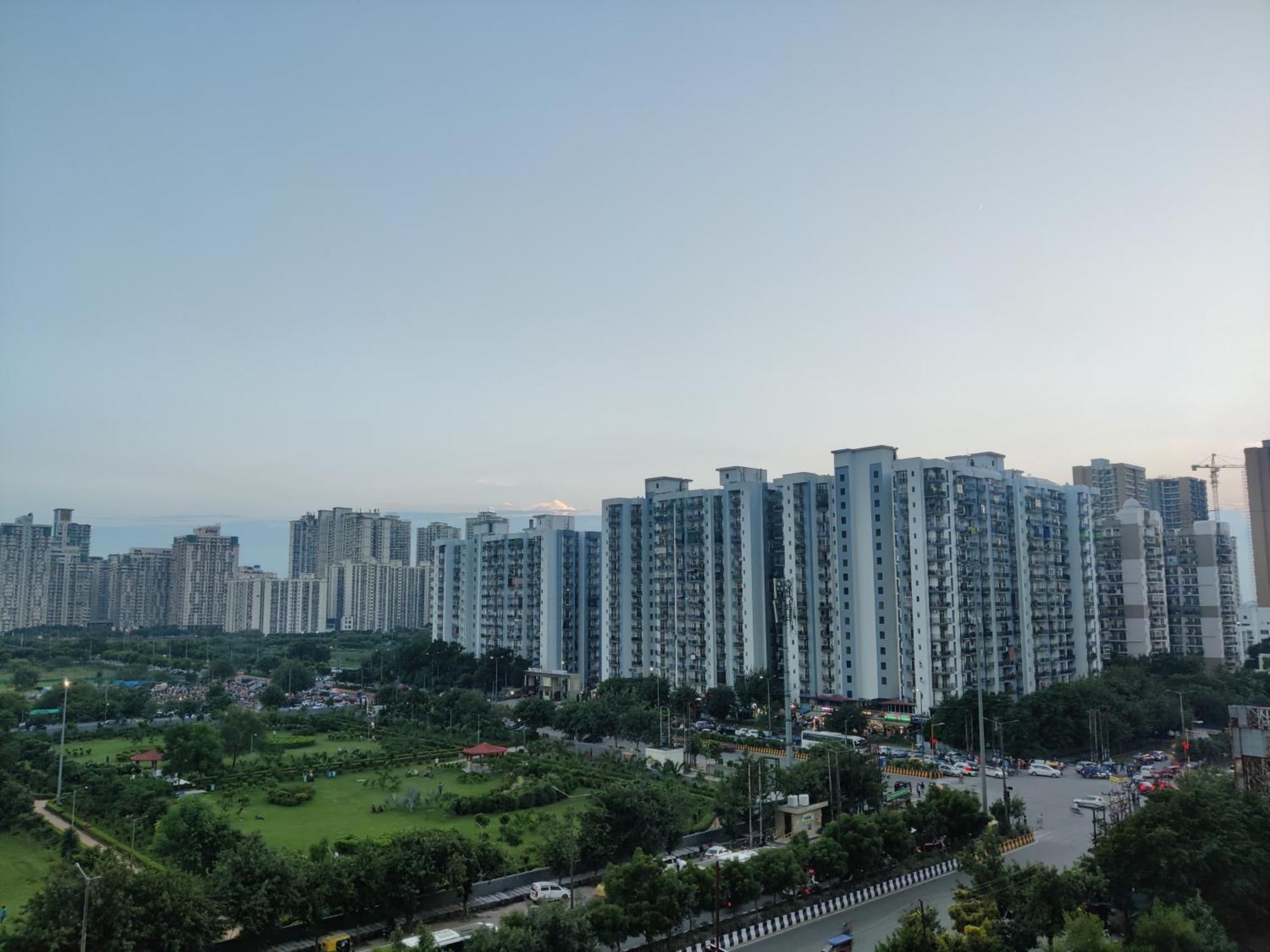 The Forest Stays-Luxury Studio Apartment In โนอิดา ภายนอก รูปภาพ