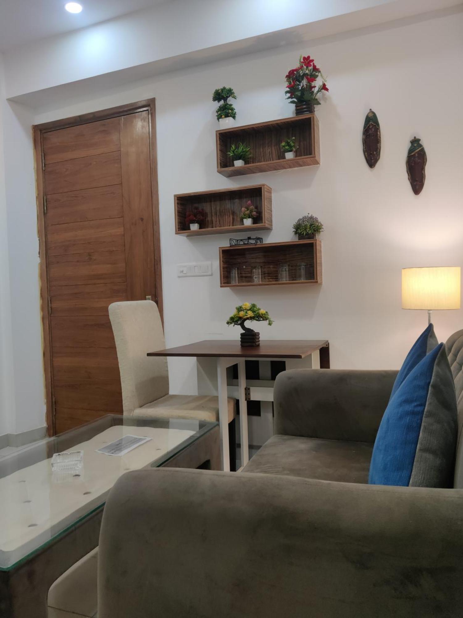 The Forest Stays-Luxury Studio Apartment In โนอิดา ภายนอก รูปภาพ